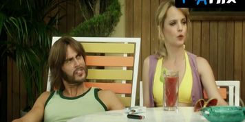 Mena Suvari Bikini Scene  in American Woman