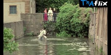 Amanda Plummer Nude, Breasts Scene  in 81/2 Women