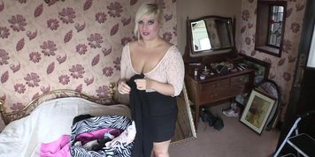 Raphaella Aka Ellie Roe (downblouse.10) 1080p