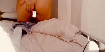 Young slut cums loudly while fingering her tight ass hole. 