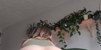 Brooke MILF table dildo ride solo
